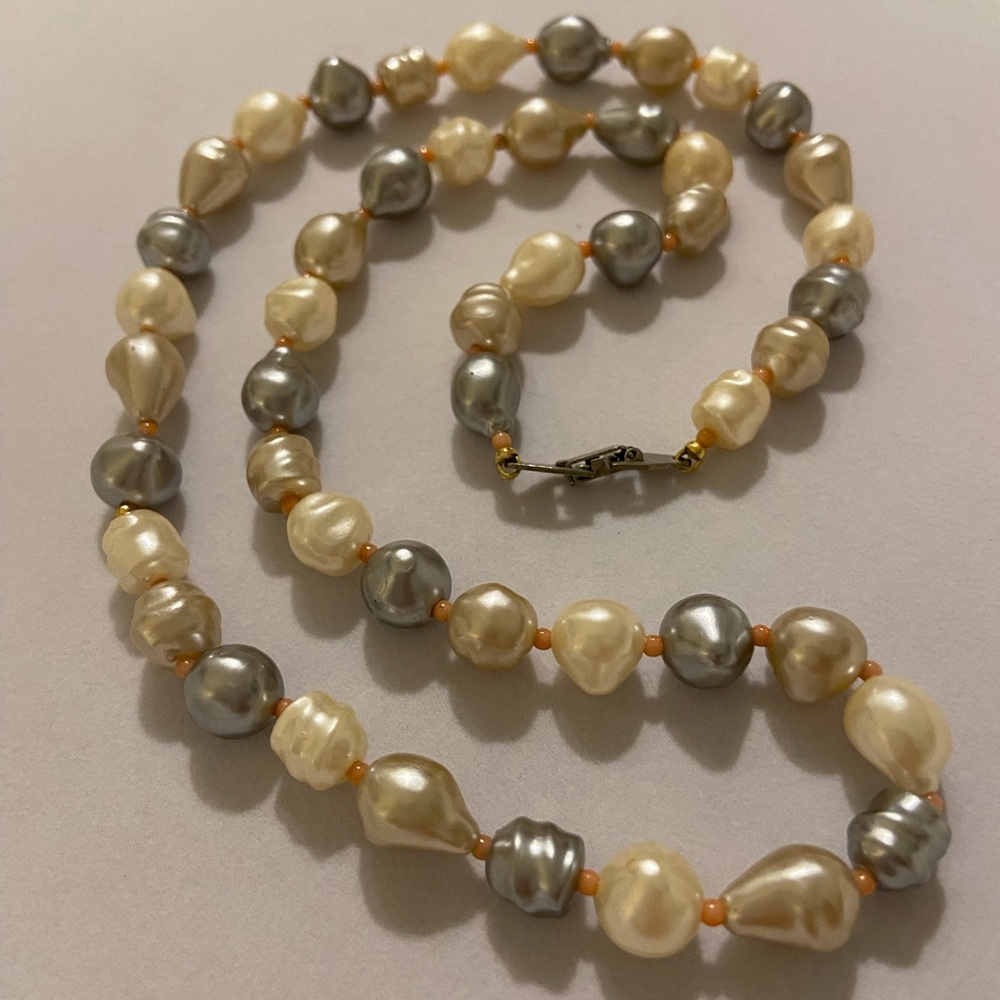 Vintage baroque freshwater pearl beaded necklace